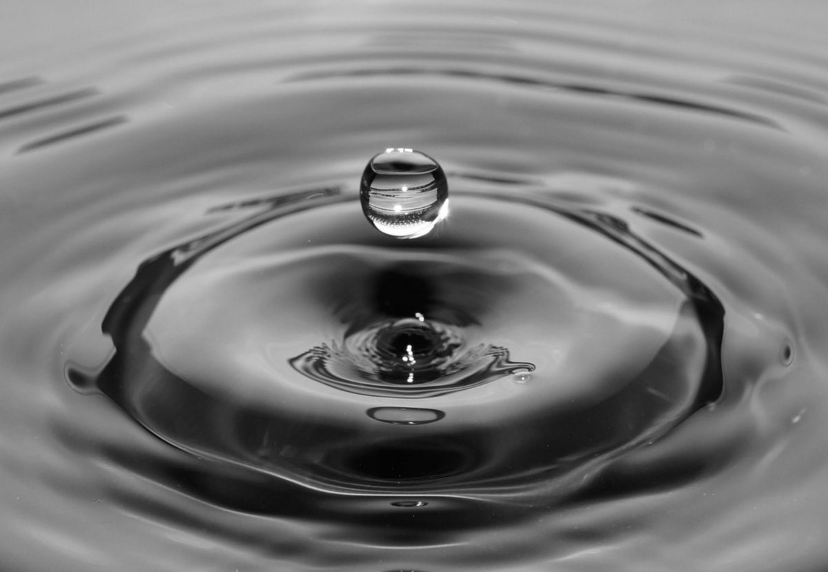 black-and-white-waves-close-up-view-circle